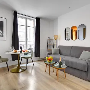 158 Jeremy - Superbe A Appartement Paris